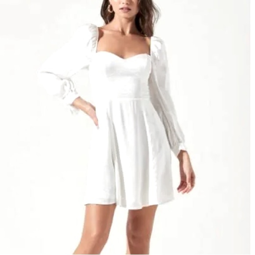 White puff shoulder bustier cupcake baby doll dress